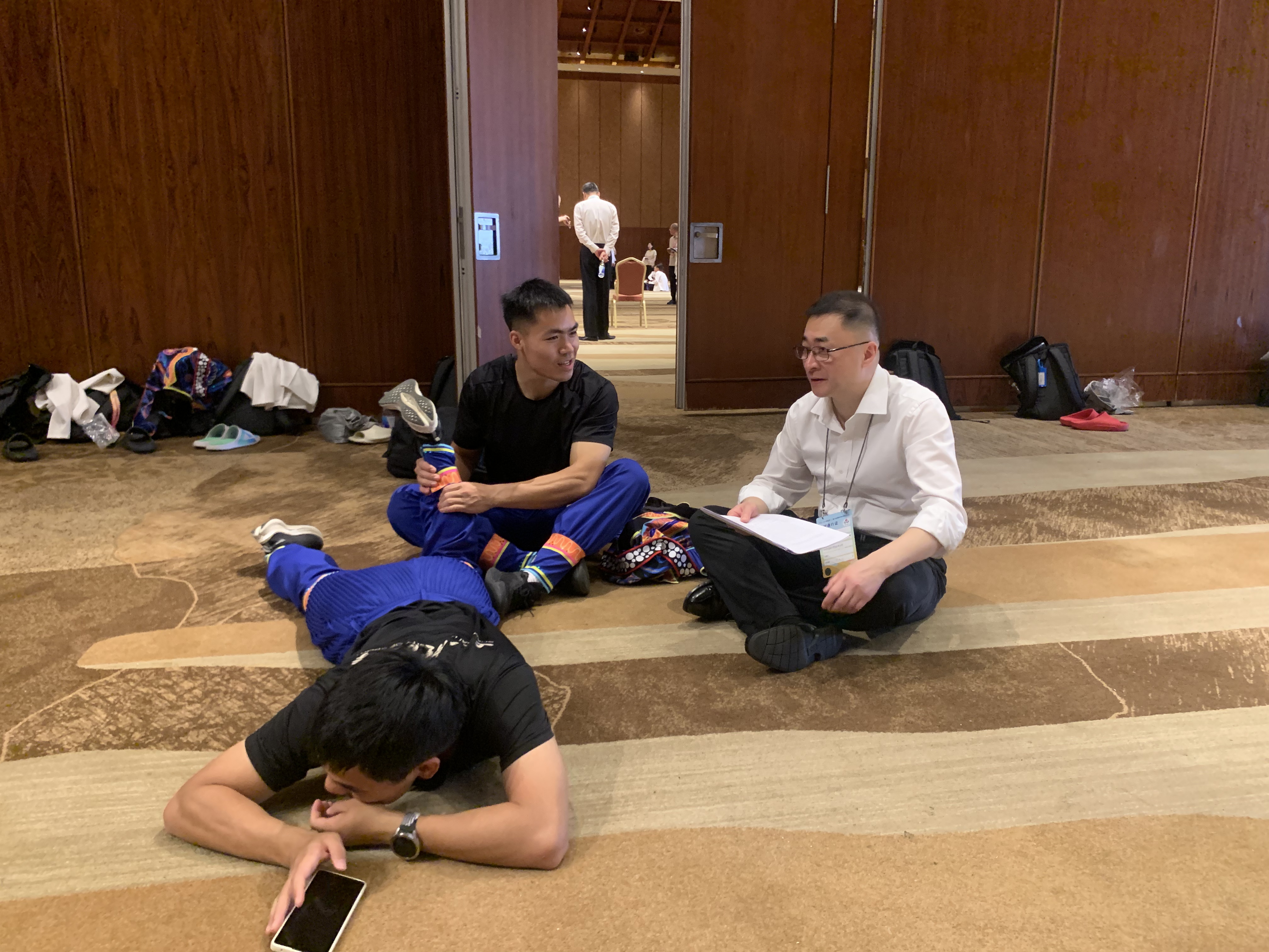 08-李崟书记与队员聊天 08-李崟书记与队员聊天