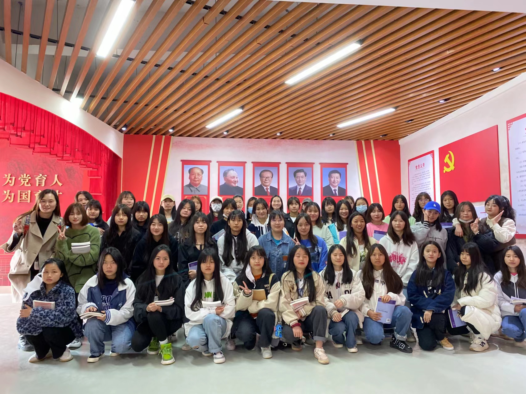 图片5  在三全育人教育基地开展党史教育1