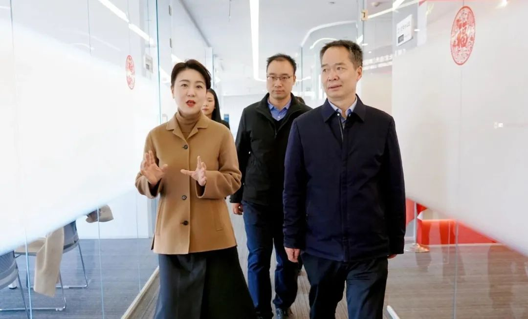 汪世荣教授一行参观律所